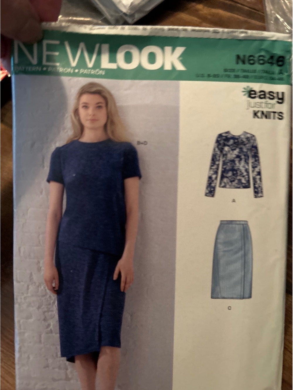 New Look N6646 Easy Just for Knits Women's Skirt and Top Sewing Pattern Size L